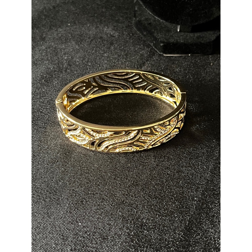 Gold Tone Bangle Bracelet‎ Openwork Design with Clear Rhinestones - Picture 4 of 8